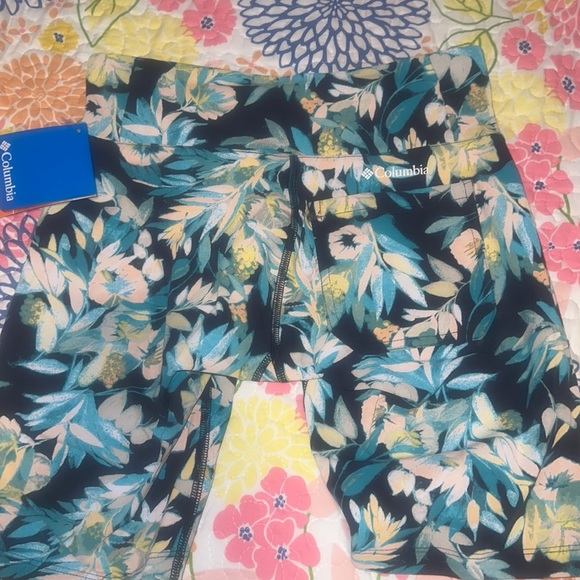 NWT COLUMBIA TREK 1/2 TIGHT BIKE SHORTS - Picture 4 of 4